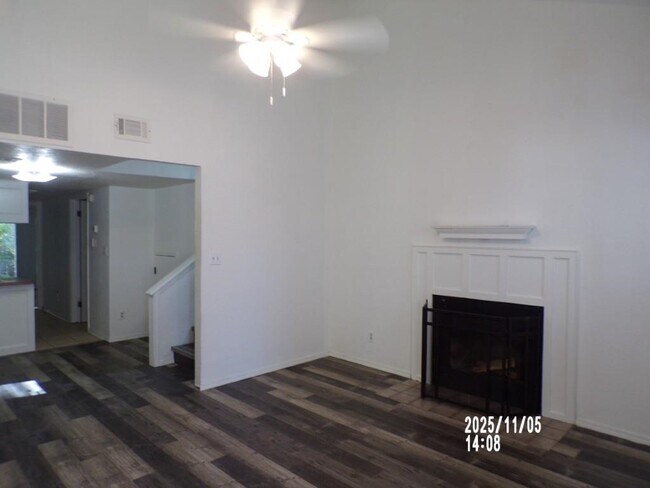 Building Photo - 2905 NE Tortoise Dr