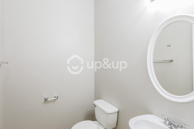 Building Photo - Fantastic 4bd/2.5ba home! Let yourself in!