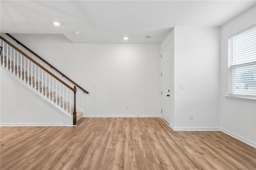 Building Photo - 1637 Winpost Ln NW