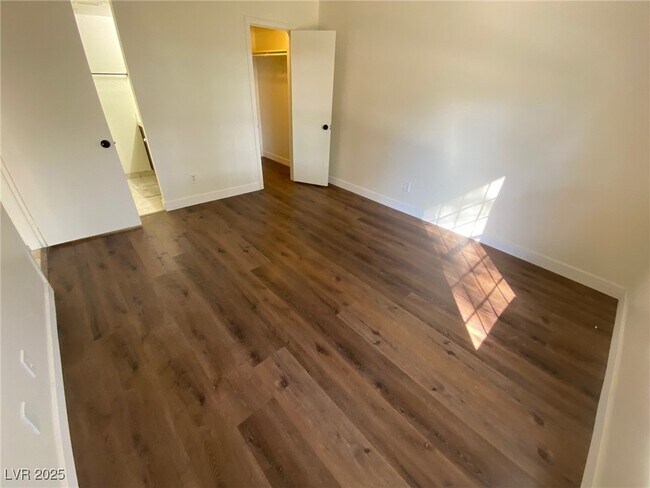 Building Photo - 3823 S Maryland Pkwy