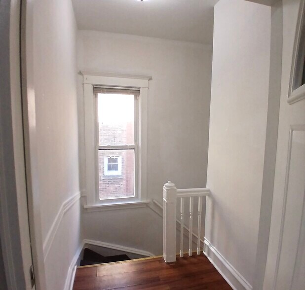 Building Photo - 2108 N Keeler Ave