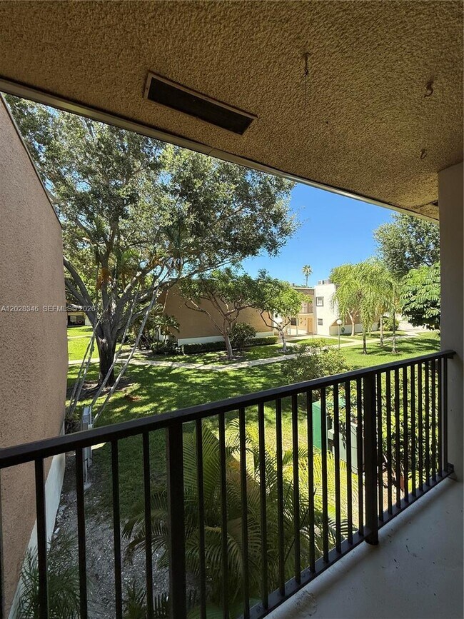 Building Photo - 8261 SW 128th St