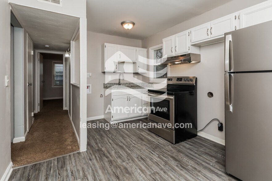 Building Photo - 1105 Blakley Dr