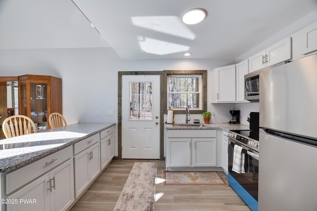 Building Photo - 1121 Cobblewood Rd