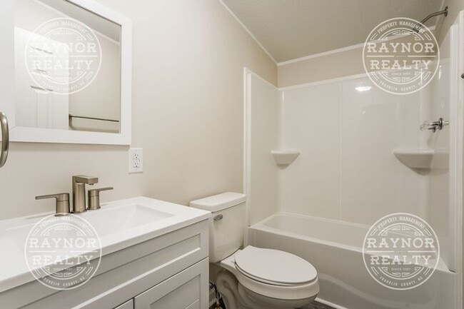 Building Photo - 2009 Moorgate Ct