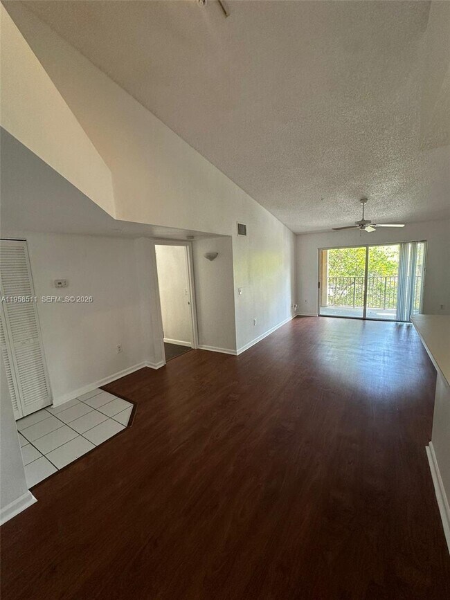 Building Photo - 4848 N State Rd 7