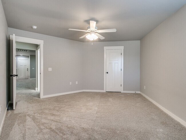 Building Photo - 5 Bedrooms + 3 Baths + Piedmont Schools