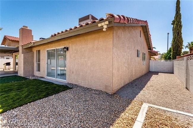 Building Photo - 3826 S Edmond St