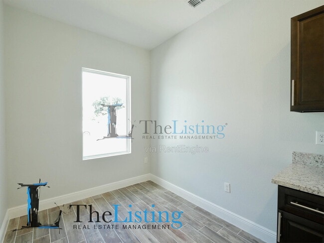 Building Photo - 406 Albatross Ct