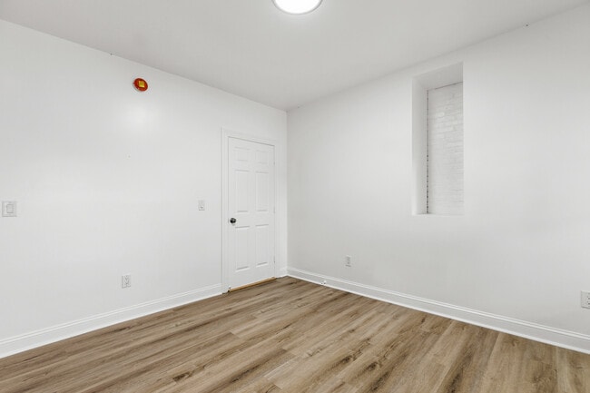Building Photo - 481 Danforth St