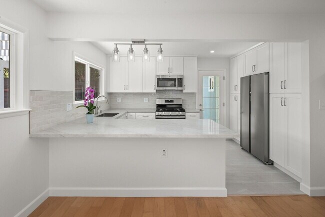 Building Photo - Welcome to your rare gem, dream home in Clairemont, San Diego!