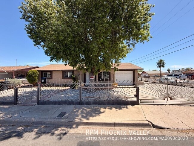 Building Photo - 301 N 3rd St