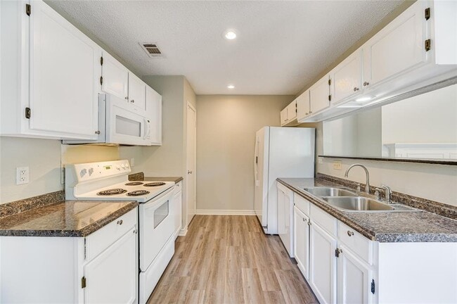 Building Photo - 526 Cutty Trail