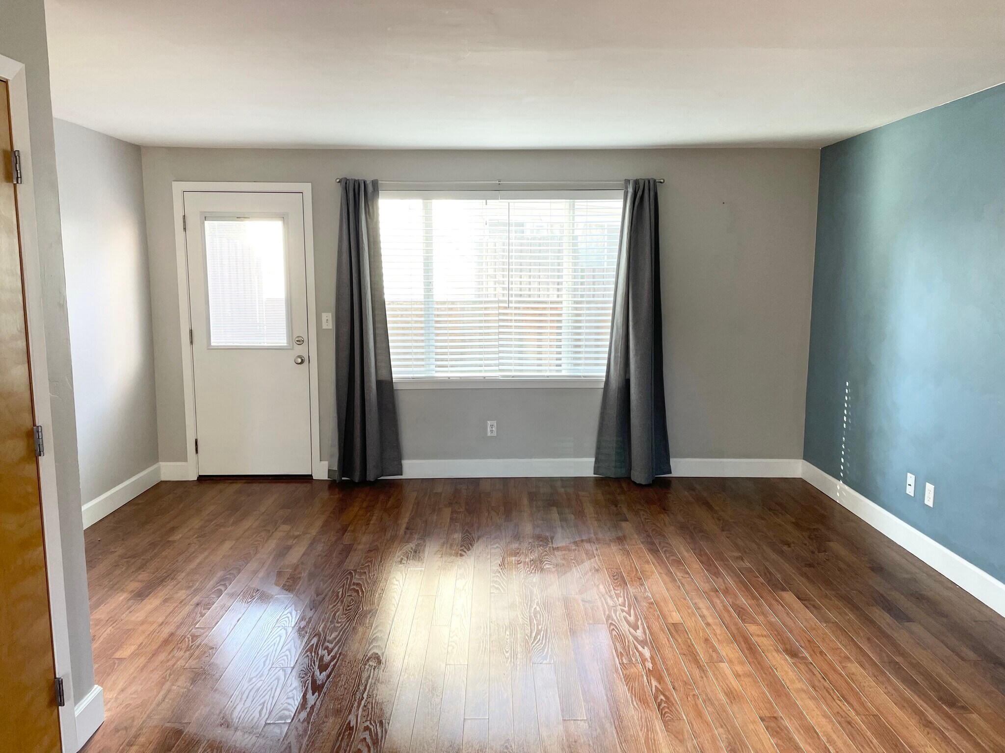 Building Photo - 1706 Avalon