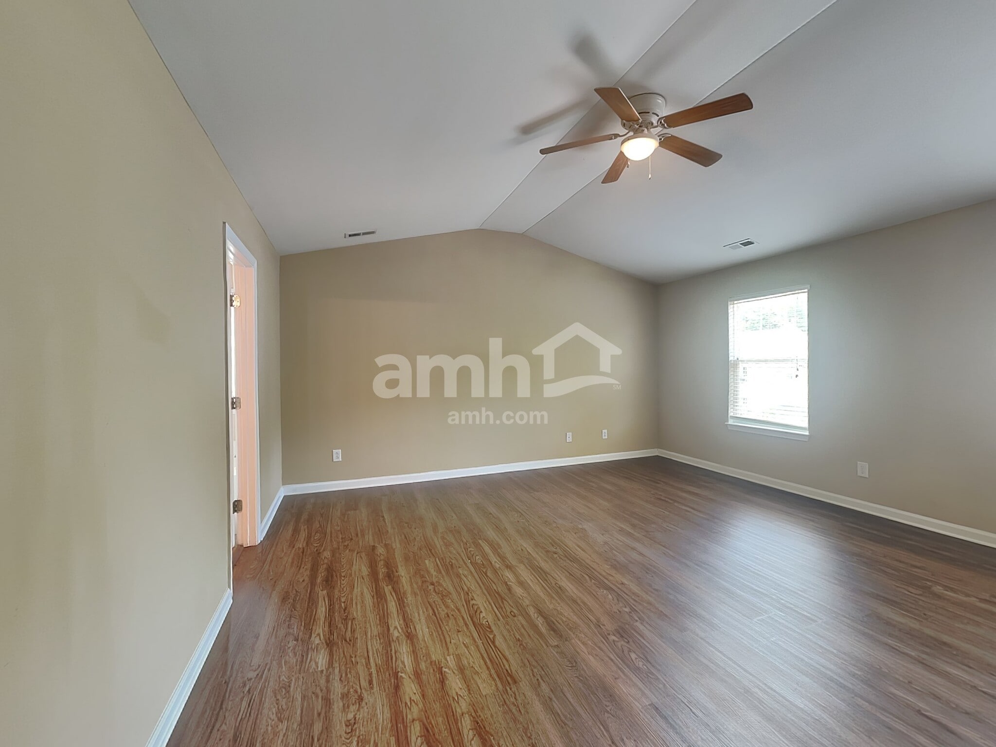 Building Photo - 409 Stobhill Ln