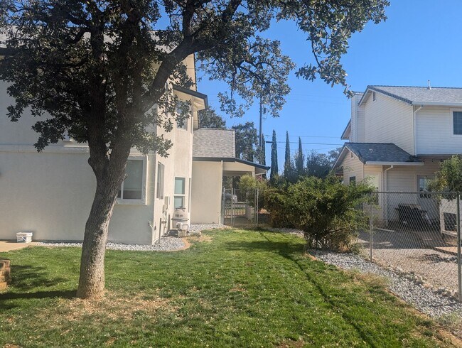Building Photo - 19573 Valley Ford Dr