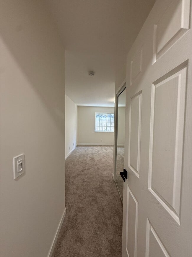 Building Photo - Beautifully Updated Single Story Custom Ho...