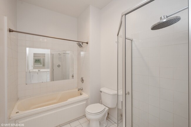 Building Photo - 1019 W Jackson Blvd