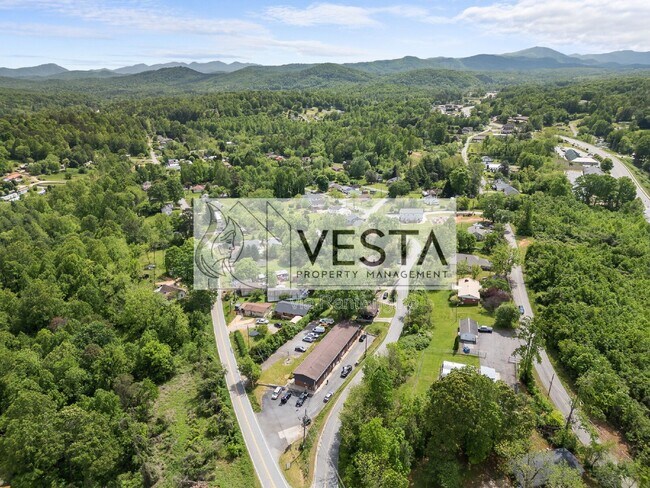 Building Photo - 26 Reid St