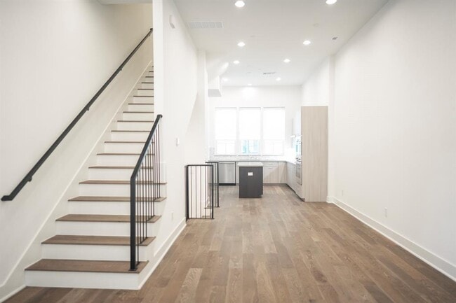 Building Photo - 264 Pullman Ct