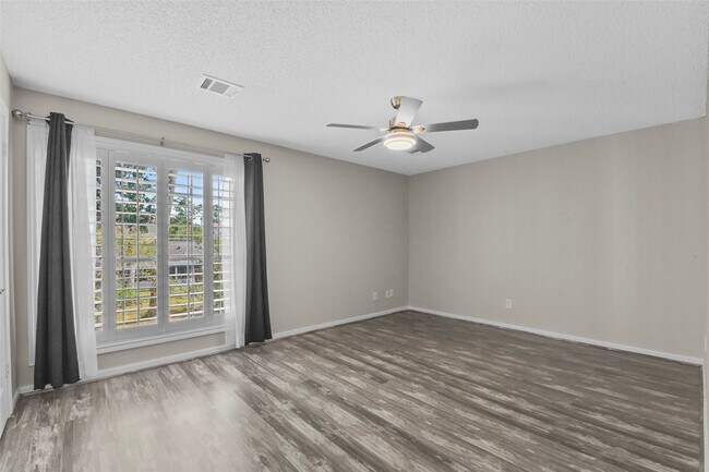 Building Photo - 1311 Antoine Dr
