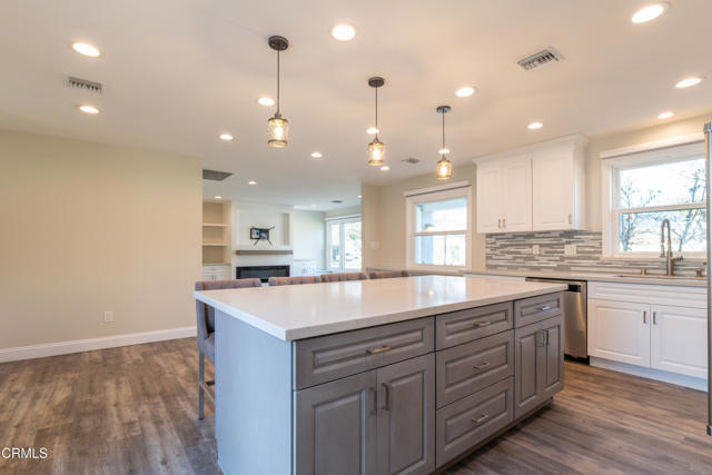 Building Photo - 1720 E Linfield St