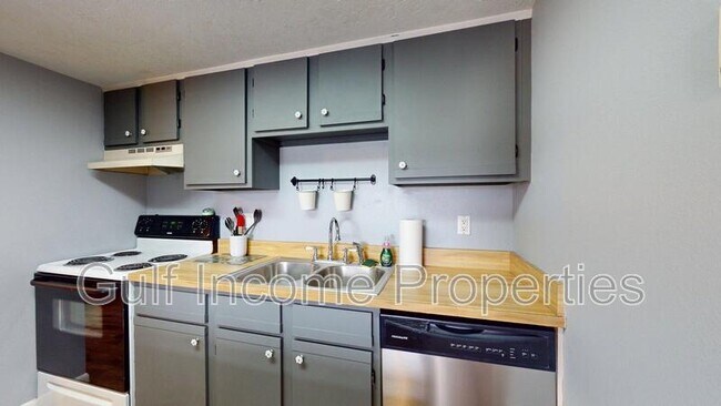 Building Photo - 5026 Water Oak Dr