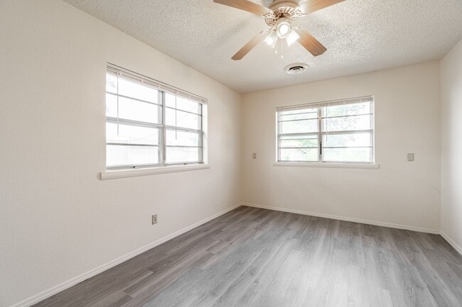 Building Photo - 8022 US-271