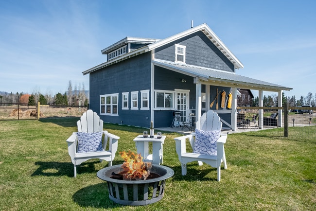 Building Photo - 670 Blue Heron Dr