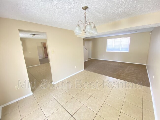 Building Photo - 7425 Doncaster Ln (Southeast)