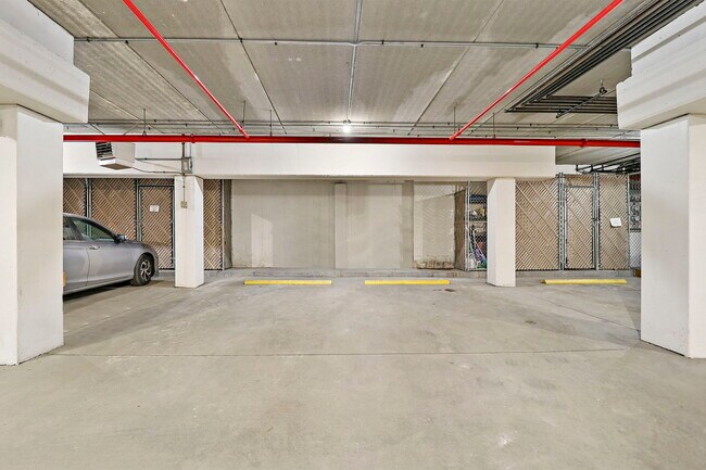 Building Photo - 150 Red Top Dr