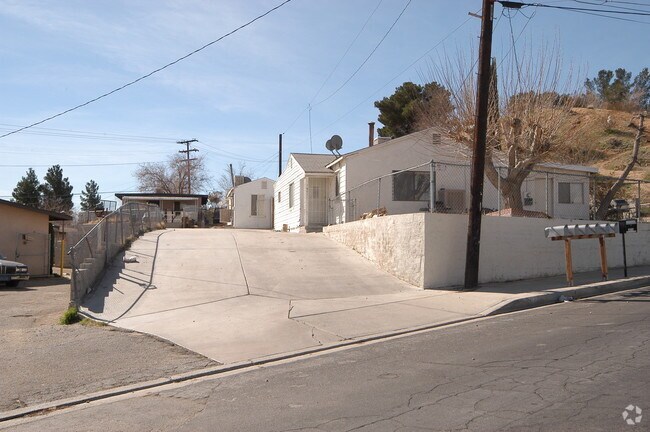 Building Photo - 16709-16711 Forrest St