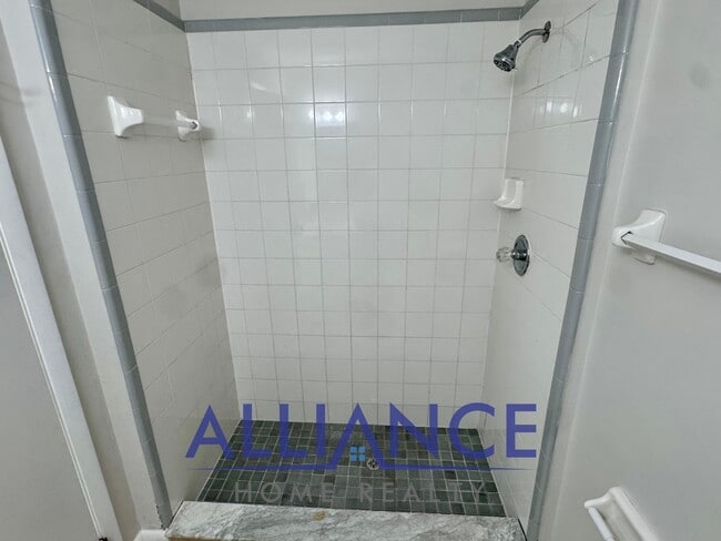 Building Photo - 2609 Sedgefield Ave
