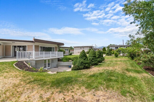 Building Photo - 1159 300 W