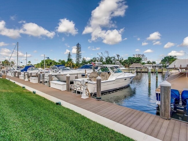 Building Photo - 2731 NE 14th Street Causeway