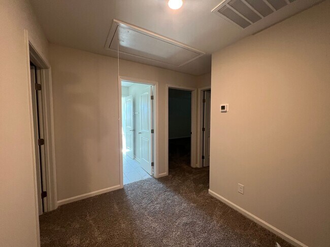 Building Photo - 105 Keats Grove Ct