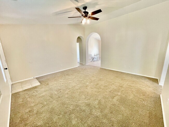 Building Photo - Adorable 3-BR Home in Red Cliffs Area