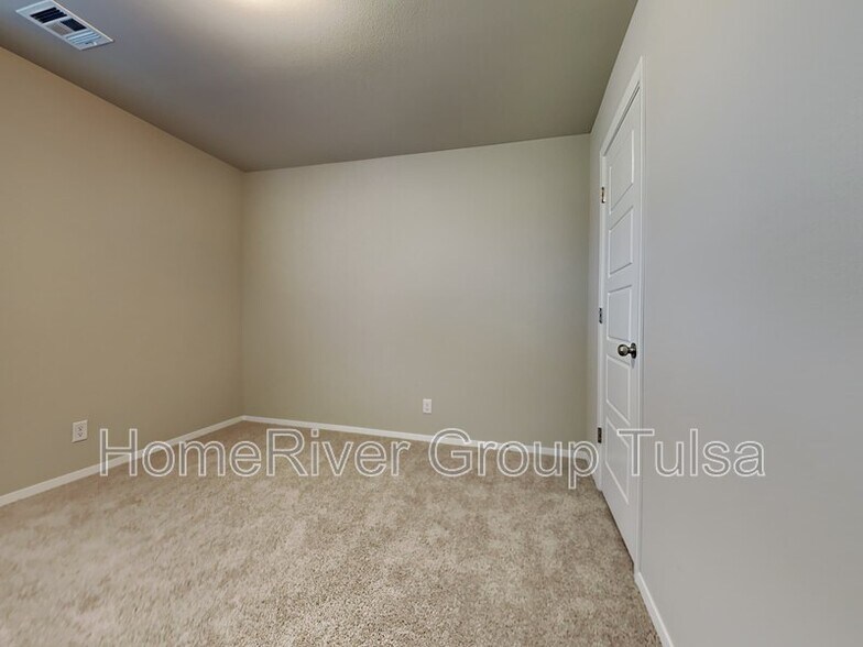 Building Photo - 7509 E 157th Pl S