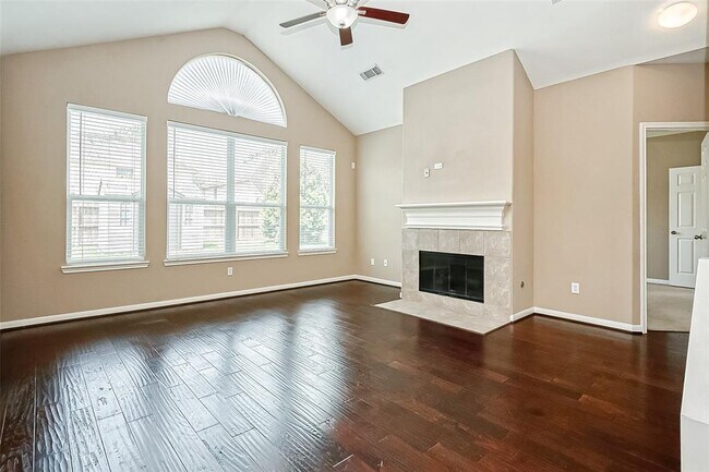 Building Photo - 2218 Falcon Knoll Ln