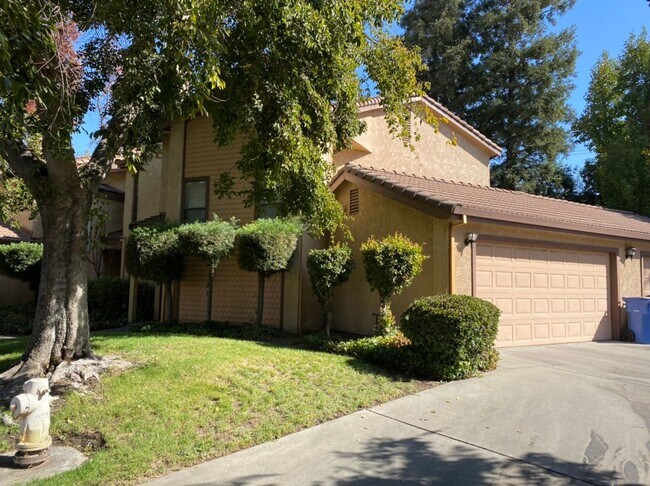 Primary Photo - Tuscany Place Triplex