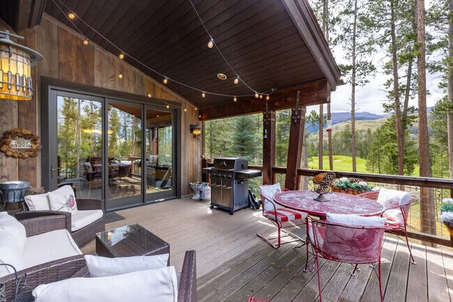 Building Photo - 195 Marks Ln