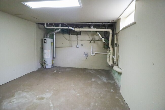Building Photo - S 55th West Ave Duplex