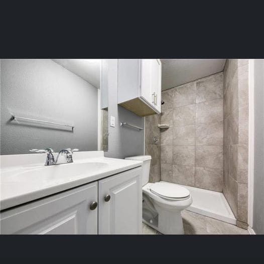 Building Photo - 5136 Bourquin St