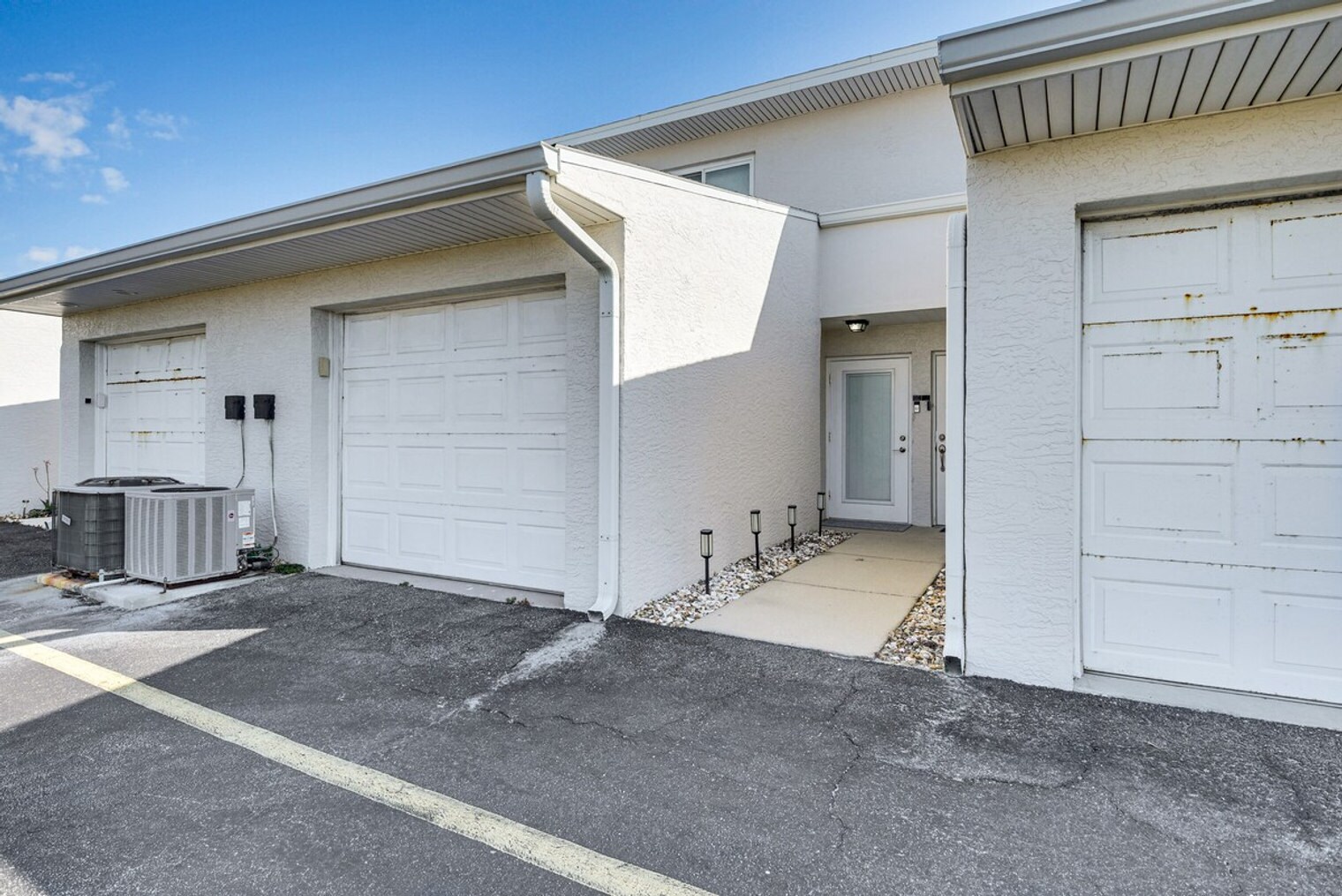 Building Photo - 2470 Ocean Shore Blvd