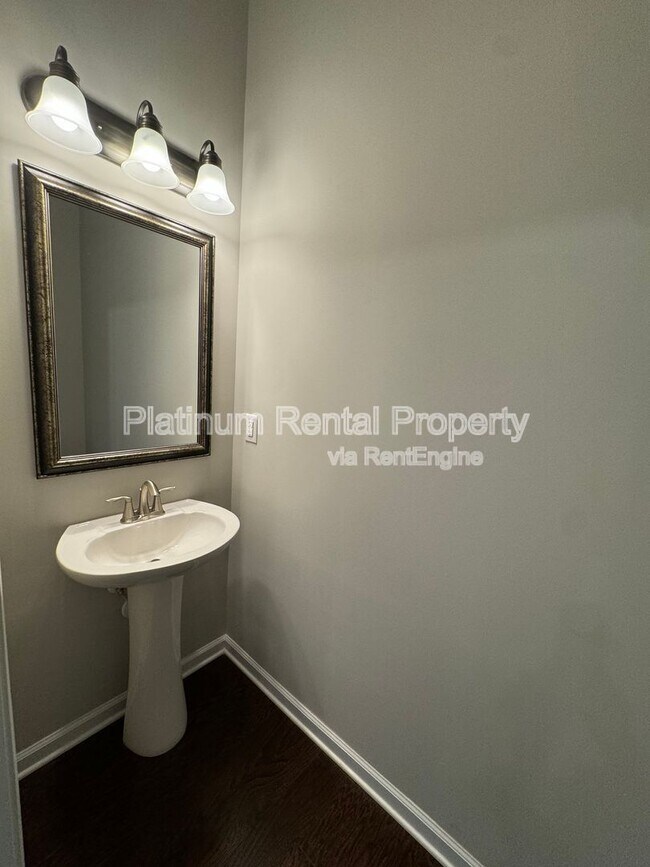 Building Photo - 707 Topsail Ln