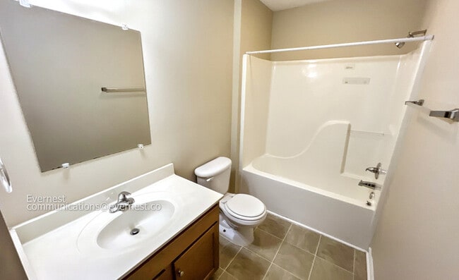 Building Photo - 181 Fox Crest Dr SW