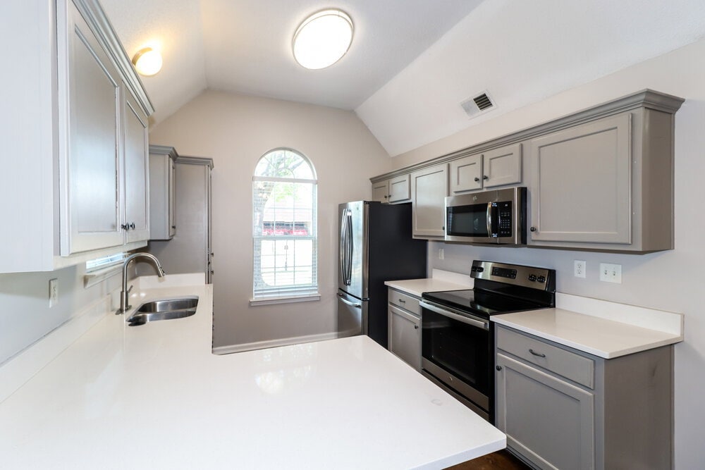 Building Photo - 9887 Wynngate Dr
