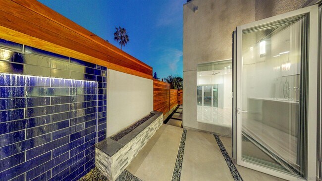 Building Photo - 162 Imperial Beach Blvd