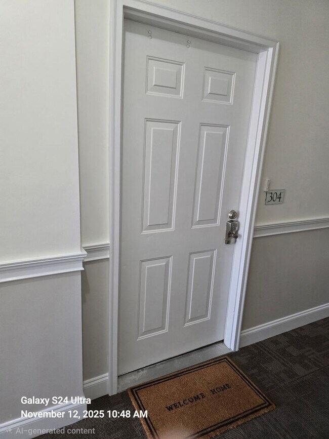 Building Photo - Luxurious Furnished Downtown Condo - 6-18 Month Lease Available!