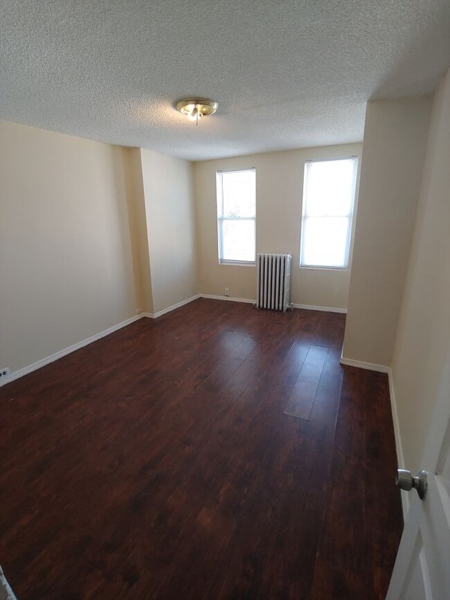 Building Photo - Prime East Kennsington